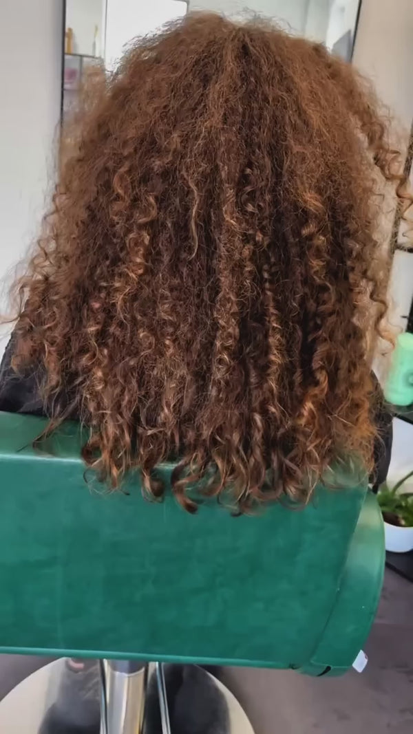 Comment définir son type de boucles : guide des types de cheveux
